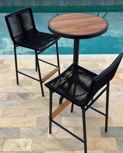 Mesa bistrô com banquetas em corda náutica