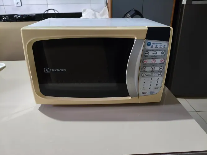 Microondas Eletrolux 20 litros
