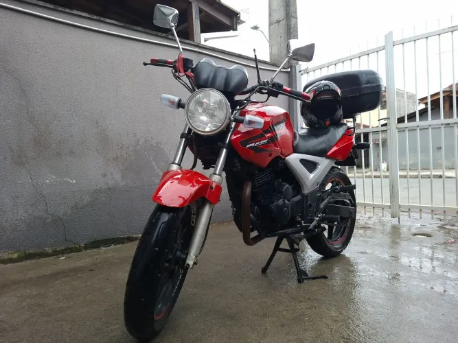 CBX Twister 250 ano 2008, a mais braba da categoria