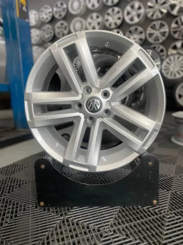 JOGO DE RODAS JETTA ARO 18