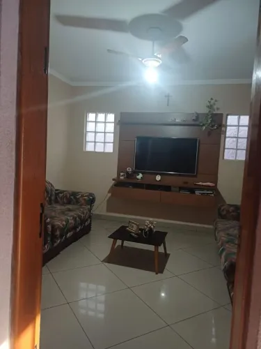 Casa Térrea com 4 Dormitórios e Móveis Planejados no Jardim Tropical em Indaiatuba