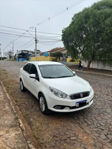 Fiat Grand Siena Essence 1.6 Flex 16V 2017