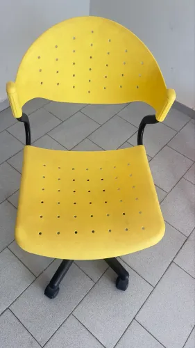 Cadeira de escritório ou estudos 