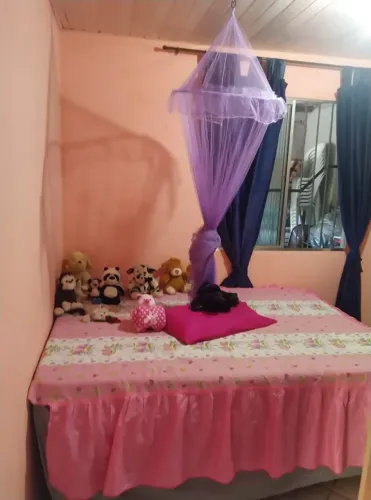 Troco uma casa em jabaete.