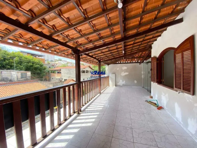 Excelente casa para locação no Vale do Jatobá!