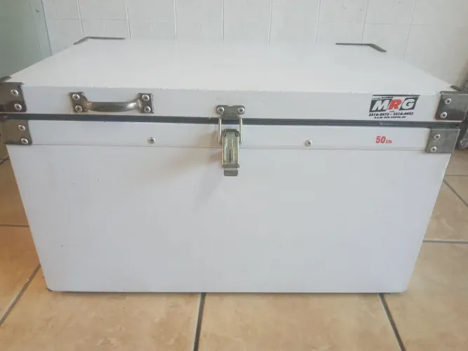 Caixa termica MRG 50lts para barcos 