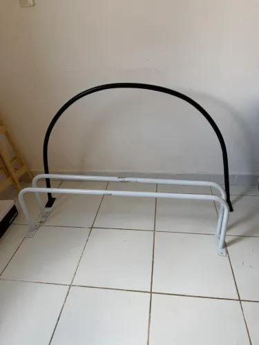 arara de roupa e suporte provador