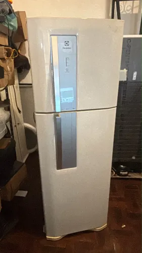 Refrigerador Eletrolux Frost Free DF42