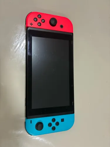 Nintendo switch + 5 jogos físicos