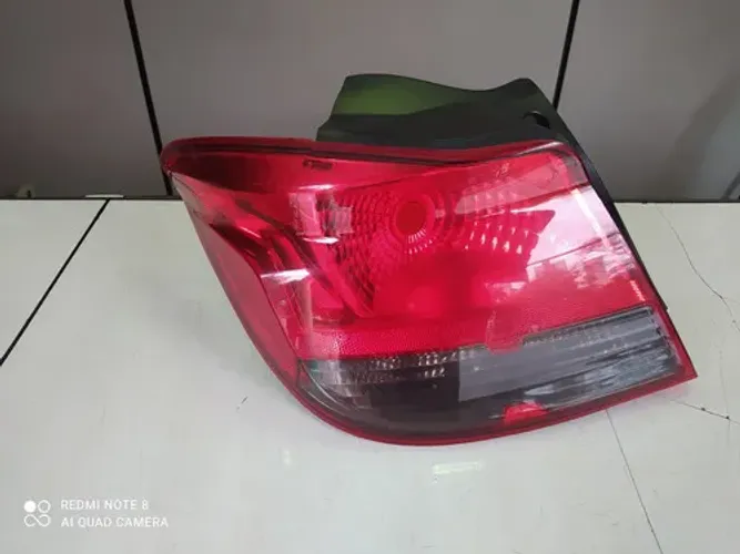 Lanterna Traseira Esquerda Onix 2013 A 2019 Antigo Esquerdo/motorista Vermelho