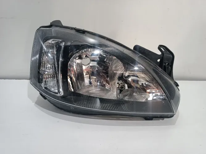 Farol Direito Chevrolet Corsa Montana 2003/2012 Original Máscara Negra (Recondicionado)