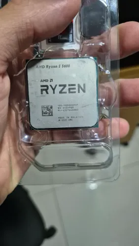 Vende se Ryzen 5 5600 em excelente estado com water cooler rise mode de 120mm