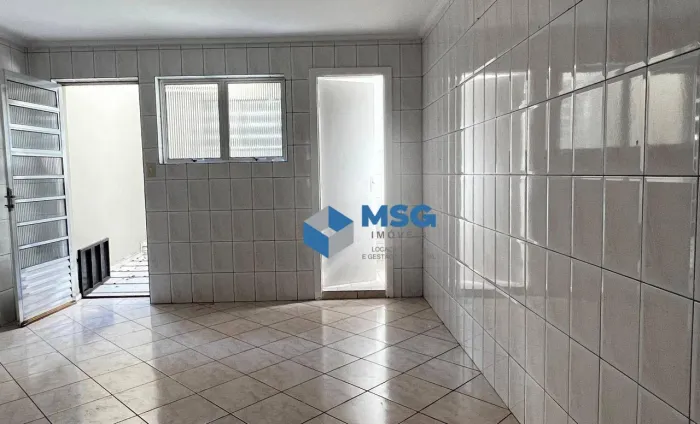 Casa 90m² com Suíte, 2 Banheiros, prox Parque Aclimação