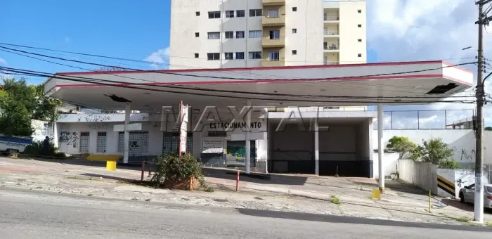 Imóvel comercial, posto de combustível, 1150m², 5 banheiros, 10 vagas na região de Piritub