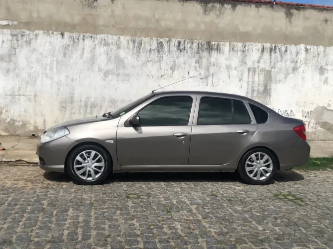 Renault Symbol Expression Hi-flex 1.6 16V 4P 2012
