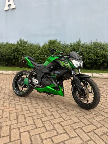 Kawasaki Z300- original ou modificada