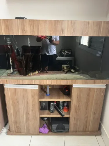 Aquário Completo com equipamentos e móvel 130x40x55 cm -somente móvel vidro e equipamentos