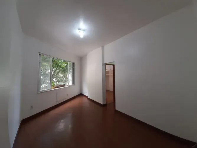 ALUGO 2 quartos com Armários dep. completa. Prédio de GALERIA com terraço Flamengo