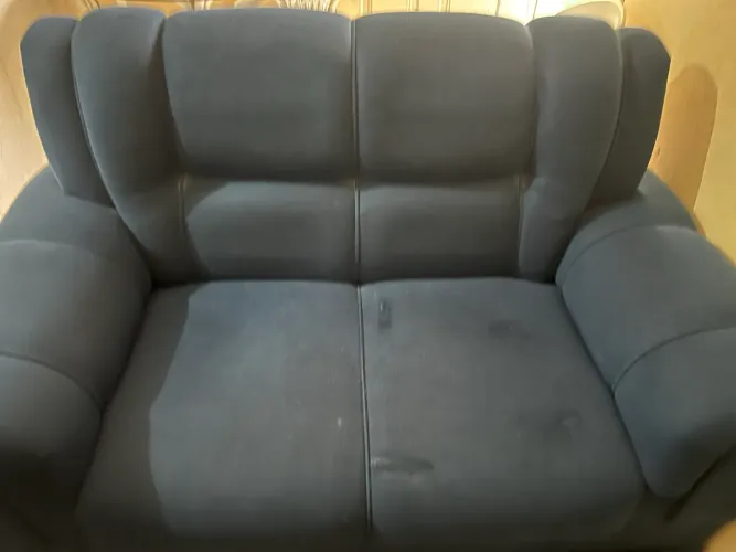 Vendo esse sofá 2 e 3 lugares usado em boas condições