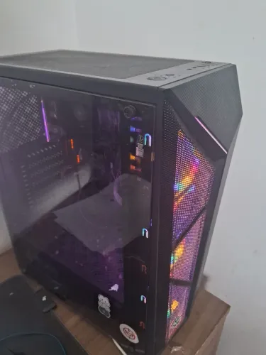 PC Gamer - Ryzen AMD