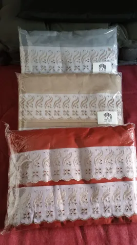 Cama, mesa e banho