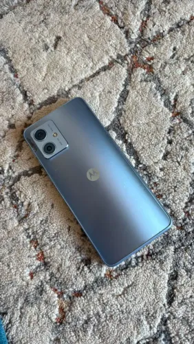 Motorola G54 5 G 128GB APENAS A PELÍCULA ESTA TRINCADA