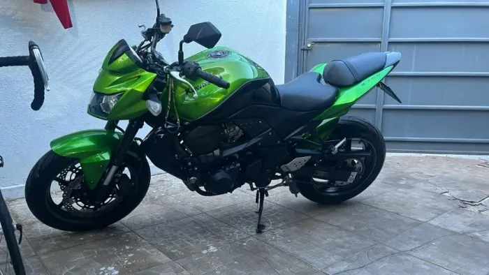 Kawasaki Z750 - Apenas 33.000 km - 2º Dono - Raridade Muito Bem Conservada