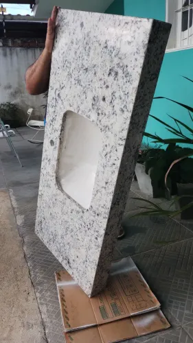 Bancada de granito com cuba - retangular 