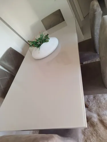 Mesa nova, motivo indo embora,