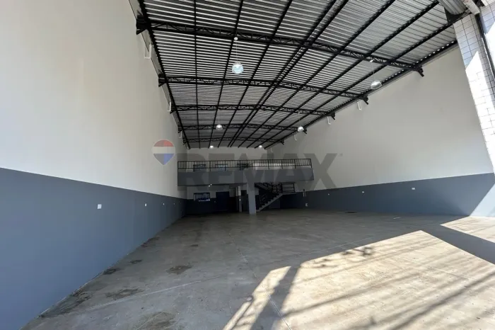 Galpão Comercial 350 m² na Avenida Portugal | Reformado e com Excelente Visibilidade
