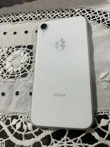 iPhone XR branco 