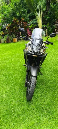 moto Honda Sahara 300