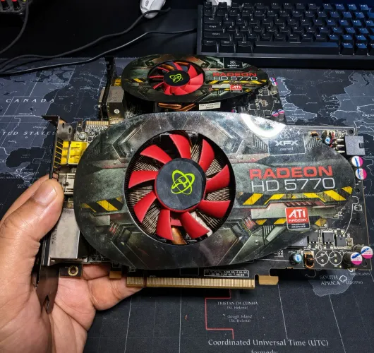 Placa de Vídeo AMD Radeon HD 5770 1GB (Retro)