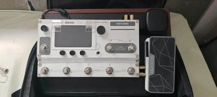 Hotone Ampero II Stage + Ampero Press + Pedalboard + Bag + Protetores - Kit Completo