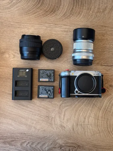 Fuji X-M5 + 15-45mm + 50mm + acessórios