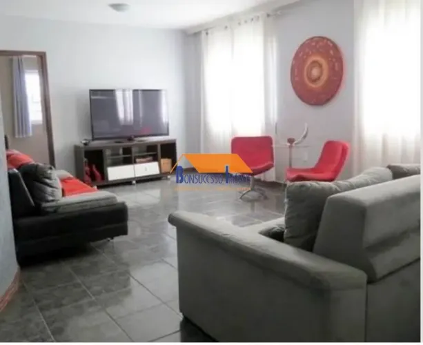 Casa de 4 quartos no bairro Guarani