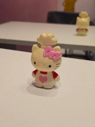 Hello Kitty Confeiteira McDonald's 2014