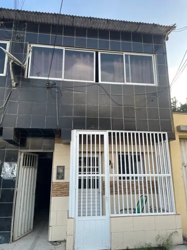 Alugo casa em Piedade, valor 1000 reais com água e IPTU juntos. 