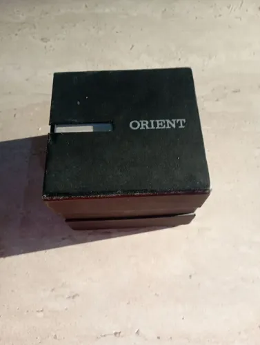 Vendo a baixo , pra vender logo, 250, quem conhece relógio e gosta da linha do oriente....