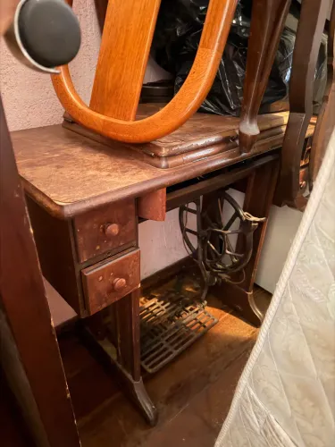 Máquina antiga singer completa 