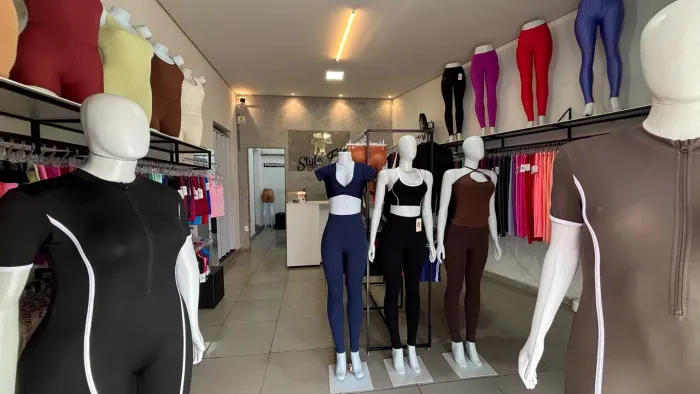 VENDE-SE LOJA FITNESS FEMININA COMPLETA - UBERLÂNDIA/MG
