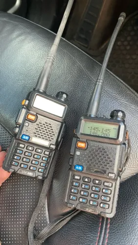 Kit 2 Rádio Comunicador Ht Uhf Vhf Baofeng Uv-5r Dual Band Cor Preto