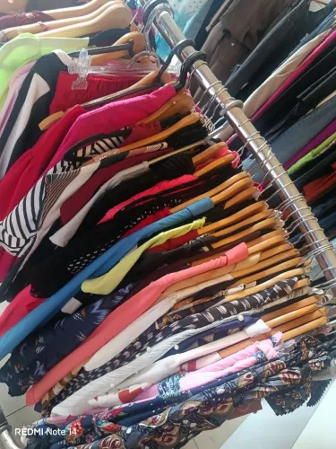 Vendo 03 lotes de roupas por apenas 500,00 R$