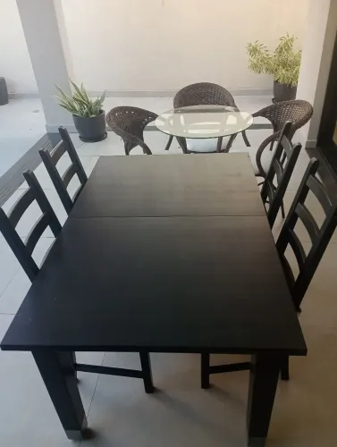 Mesa retrátil com 4 cadeiras 