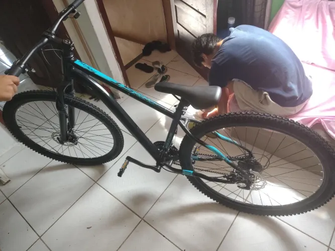 Bicicleta aro 29 semi nova 