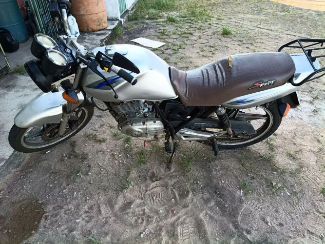 Moto Suzuki Yes 125