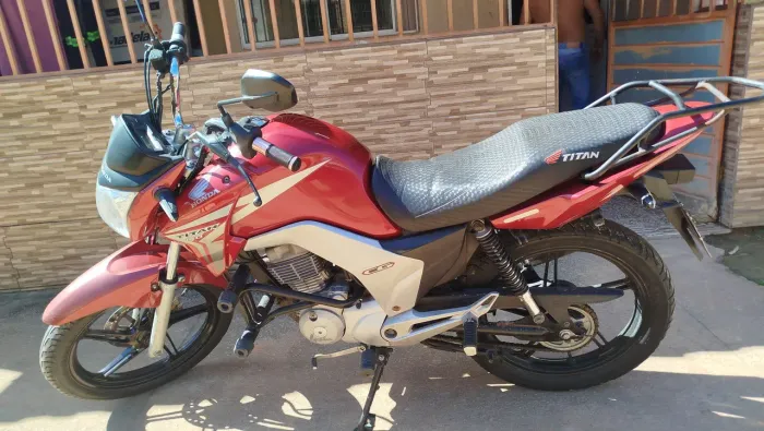 Vendo uma moto cg Titan 2014 já revisada