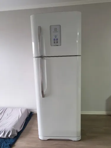 GELADEIRA ELECTROLUX TF52 - 464l
