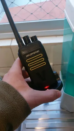 kit com 2 rádios comunicadores Baofeng BF-839