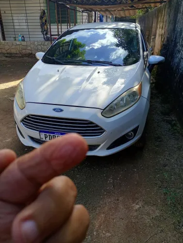 Ford Fiesta Sedan 1.6 16V Flex Aut. 2015
